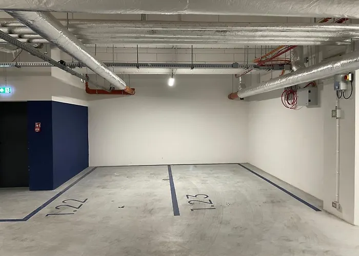 #2 Olive City Center Free Garage